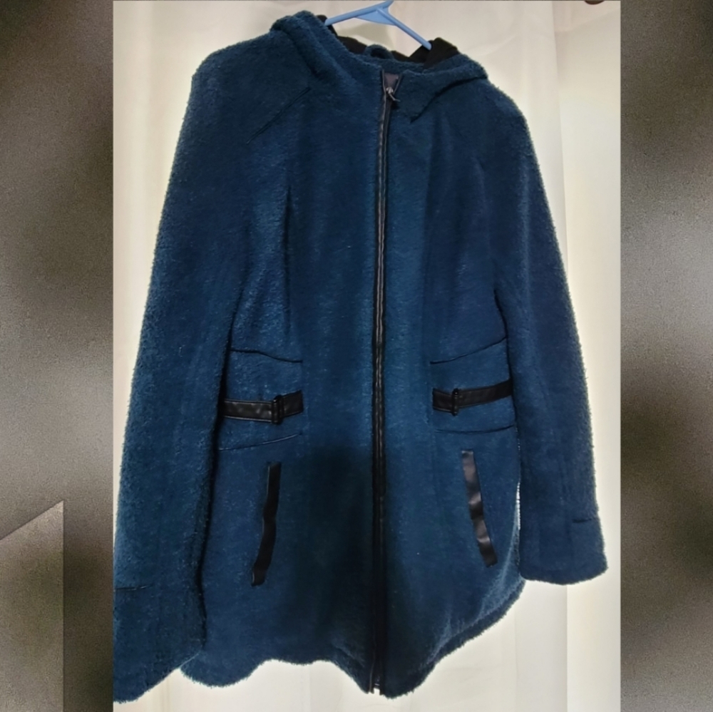 Deep blue/green peacoat by Covington LG
